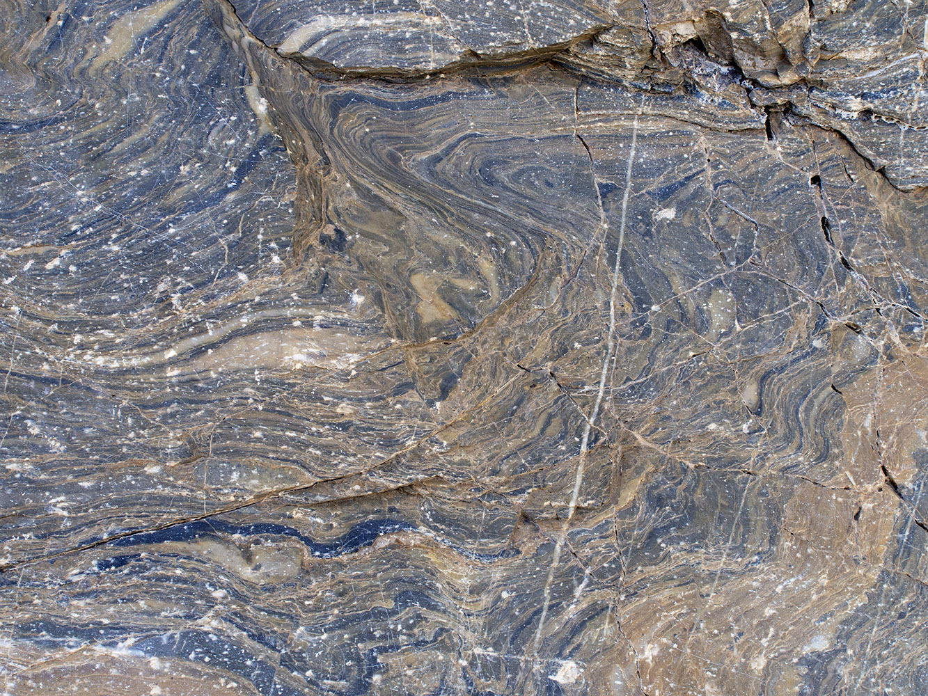 Mosaic Canyon – Polished dolomite marble; dry.