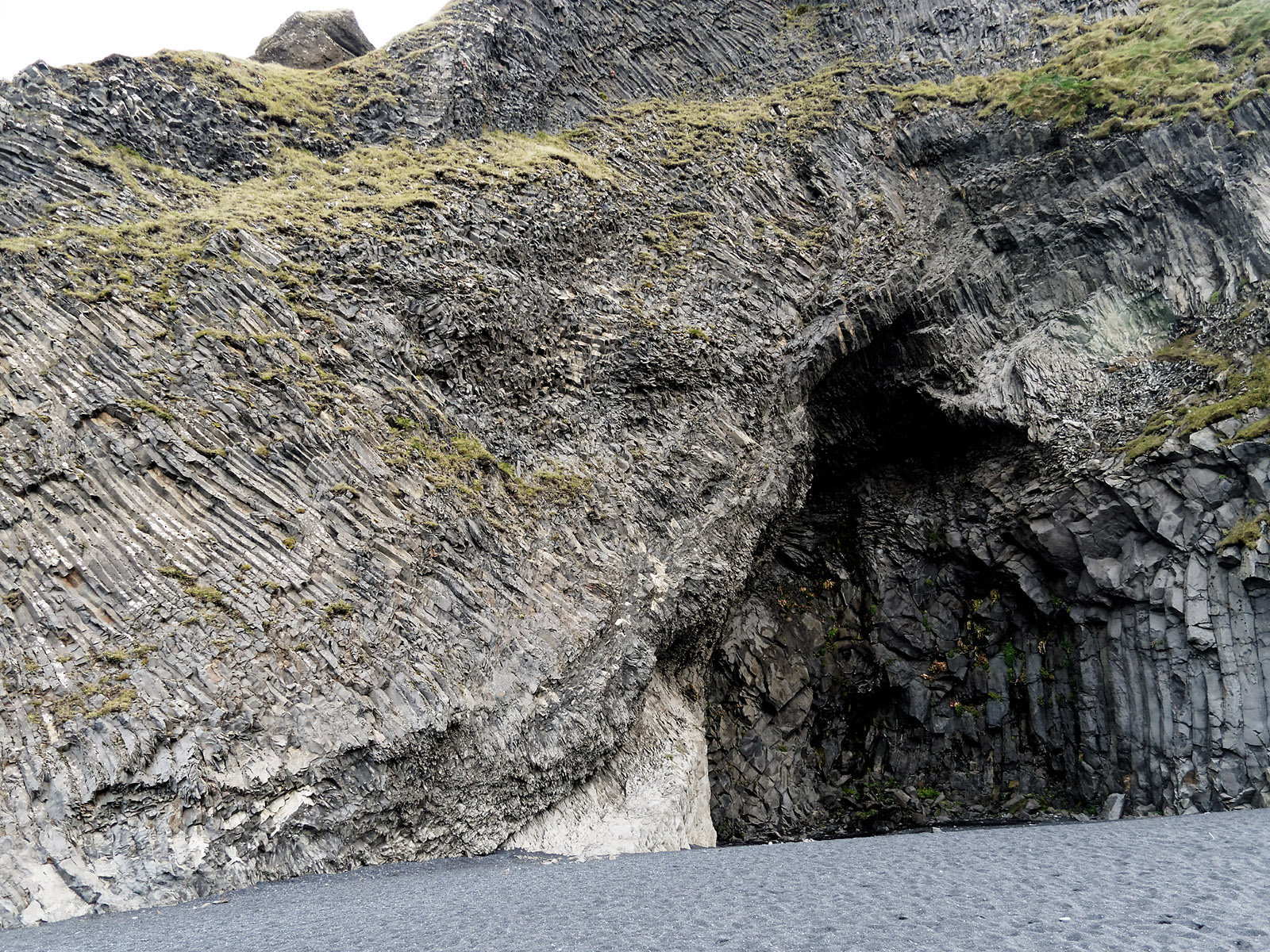 Closer view of Hálsanefshellir and columnar basalt inclined sheet.