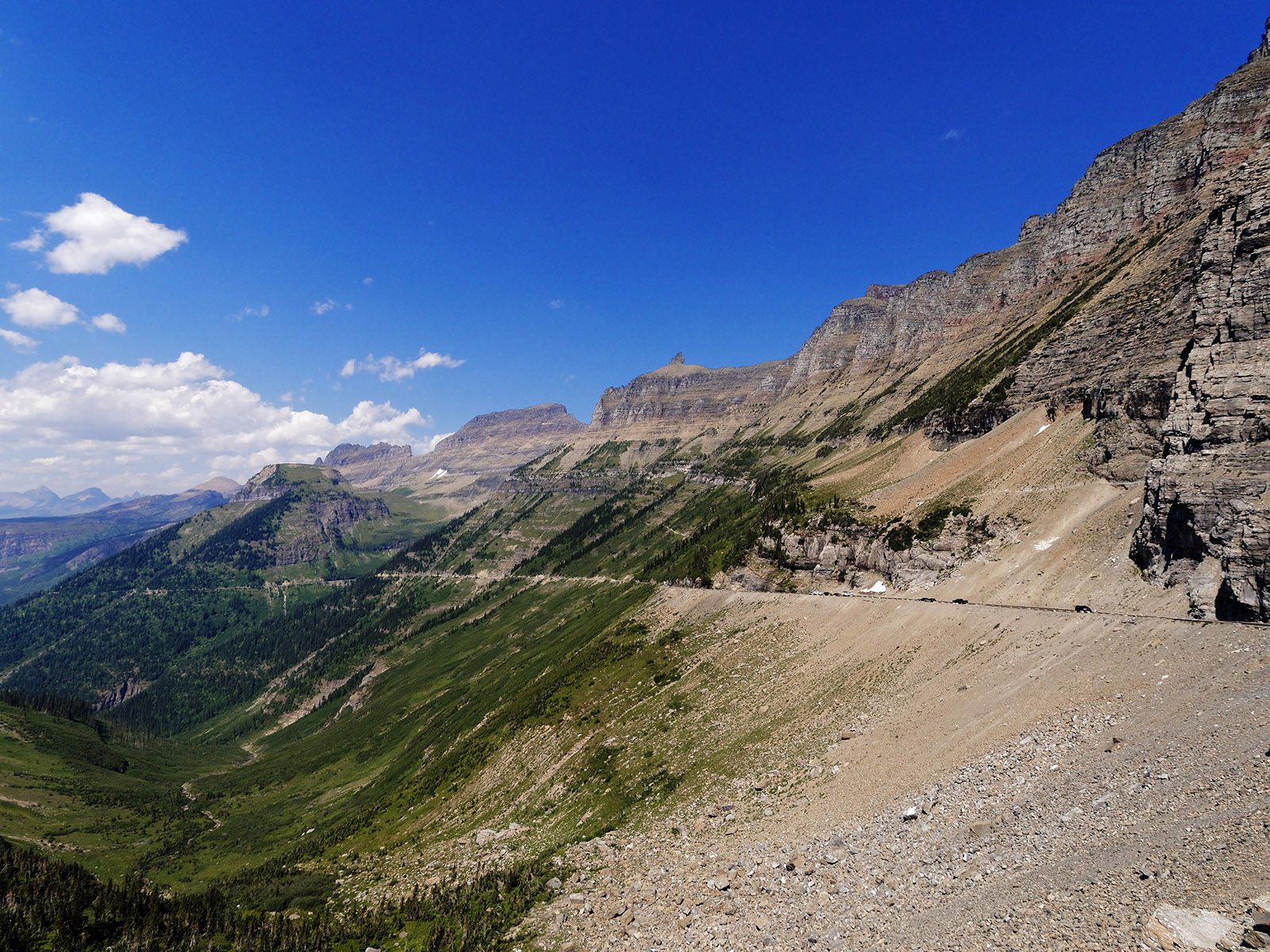 At the top of Going-to-the-Sun Road looking along the western ridge (Garden Wall) which was carved by glaciers.