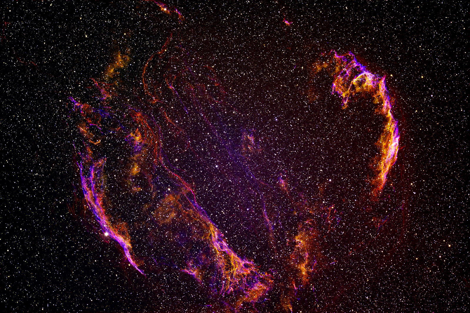 Материя хороший. Туманность NGC 6960. Туманность вуаль. Туманность ВЕДЬМИНА метла Robert Gendler. Диффузная материя.